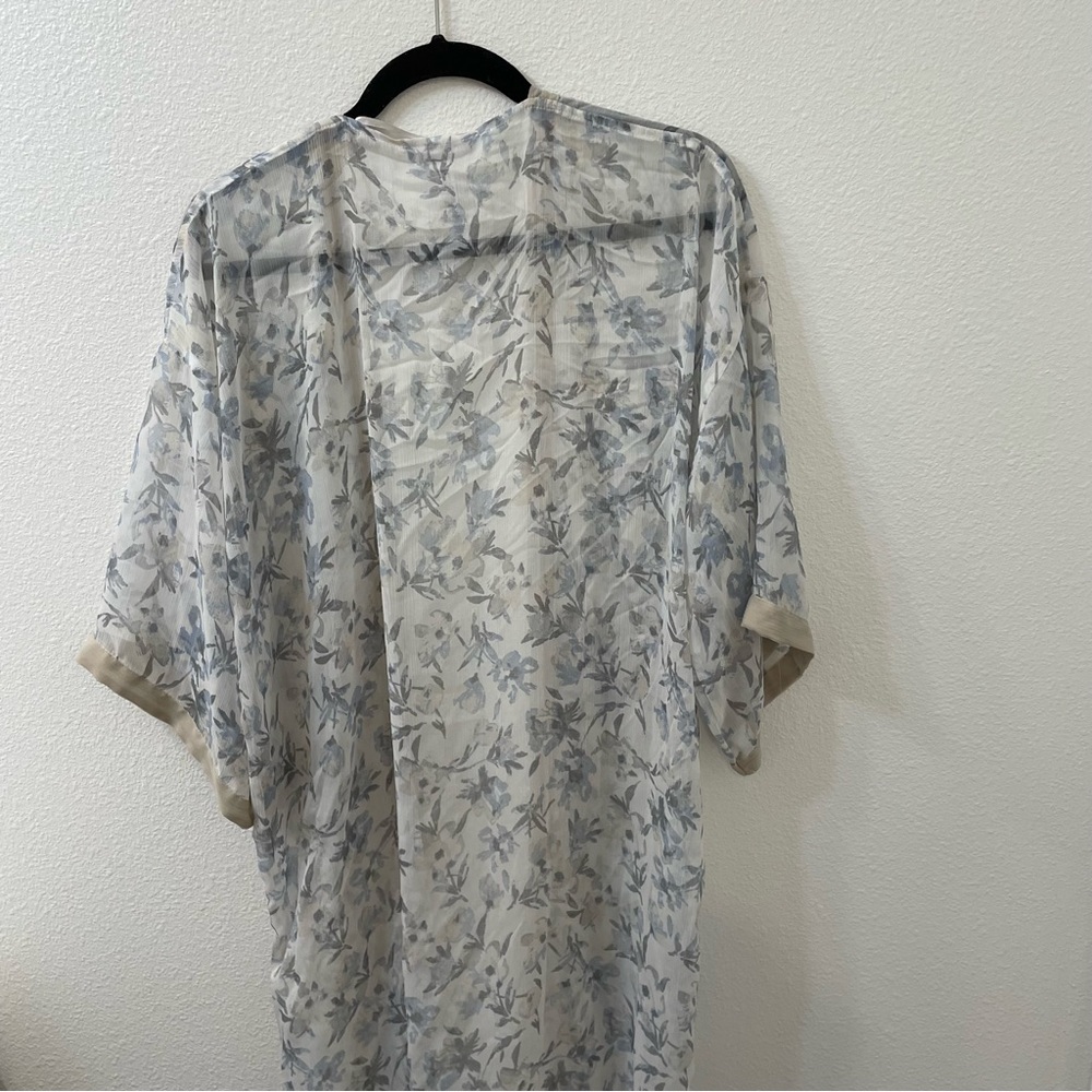 BCBG Generation cardigan lightweight sheer medium